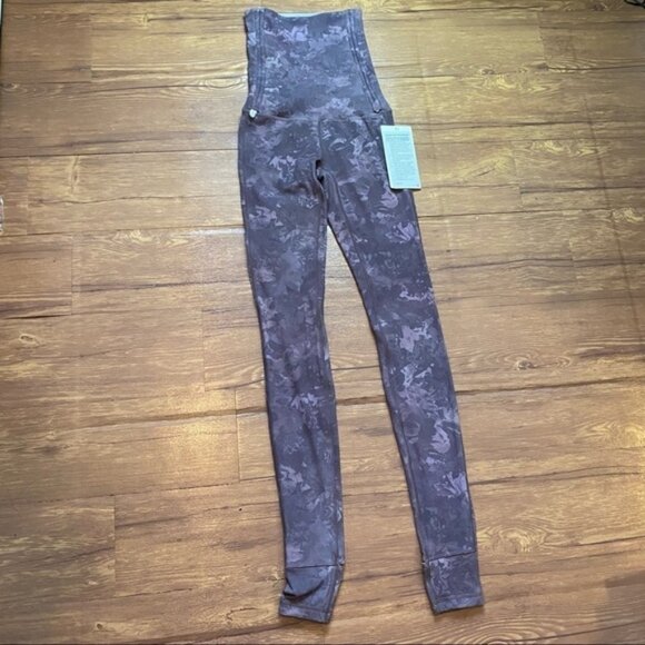 NWT Lululemon Hug Your Core SHR Tight 28” Size 2 - Picture 2 of 15